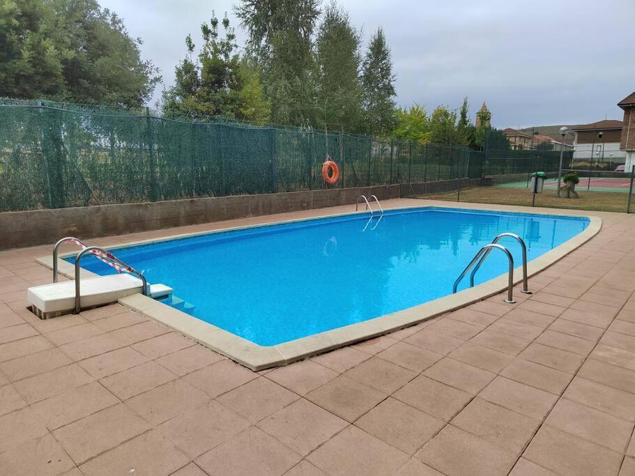 Ferienwohnung Piso En Ajo Con Piscina Comunitaria Exterior foto